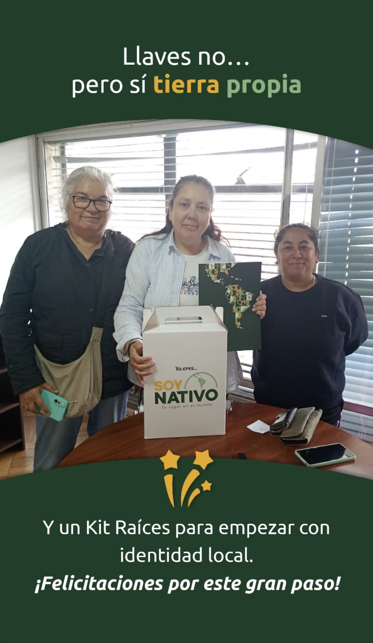 Clientes celebrando su compra